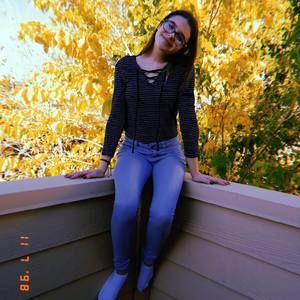 Meet your Posher, Deztini